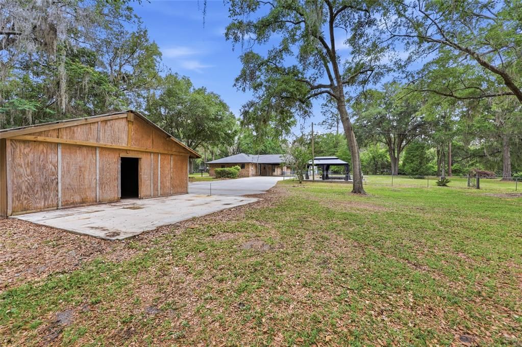 For Sale: $375,000 (3 beds, 2 baths, 2921 Square Feet)