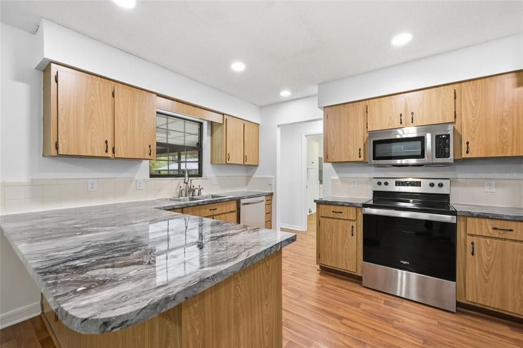 For Sale: $375,000 (3 beds, 2 baths, 2921 Square Feet)