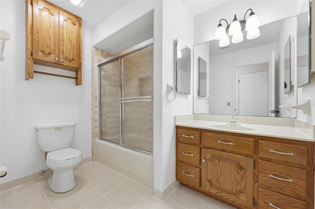 For Sale: $375,000 (3 beds, 2 baths, 2921 Square Feet)
