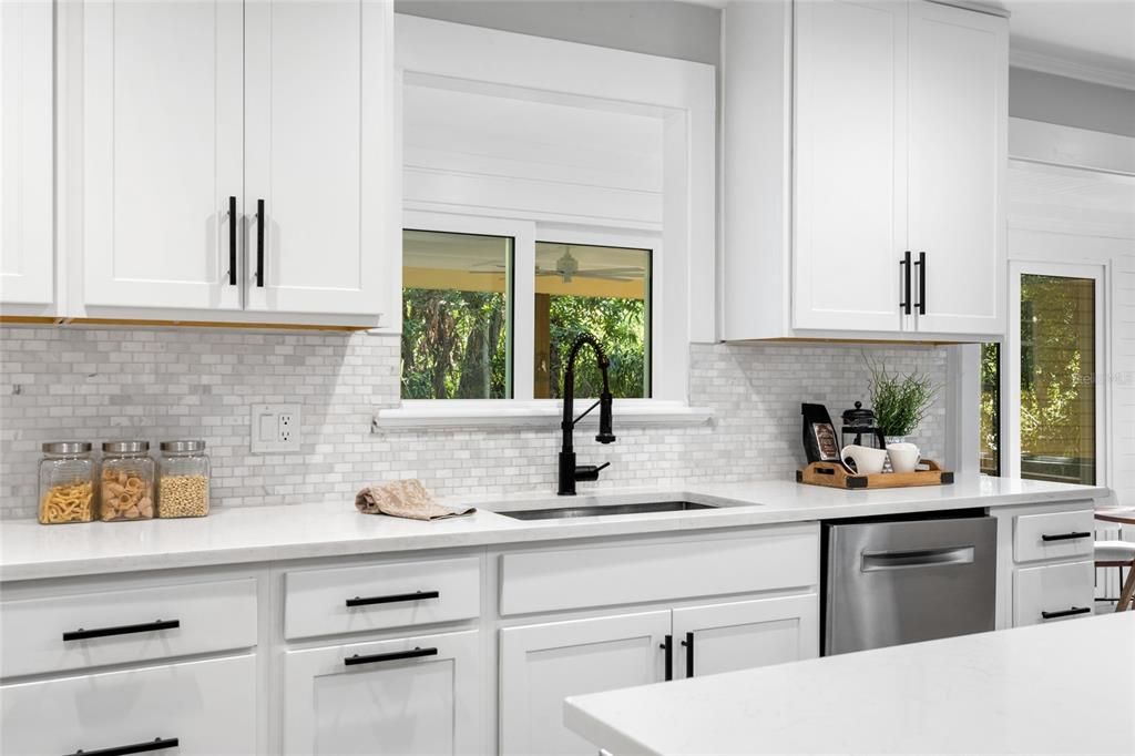 Active With Contract: $1,680,000 (3 beds, 2 baths, 1962 Square Feet)