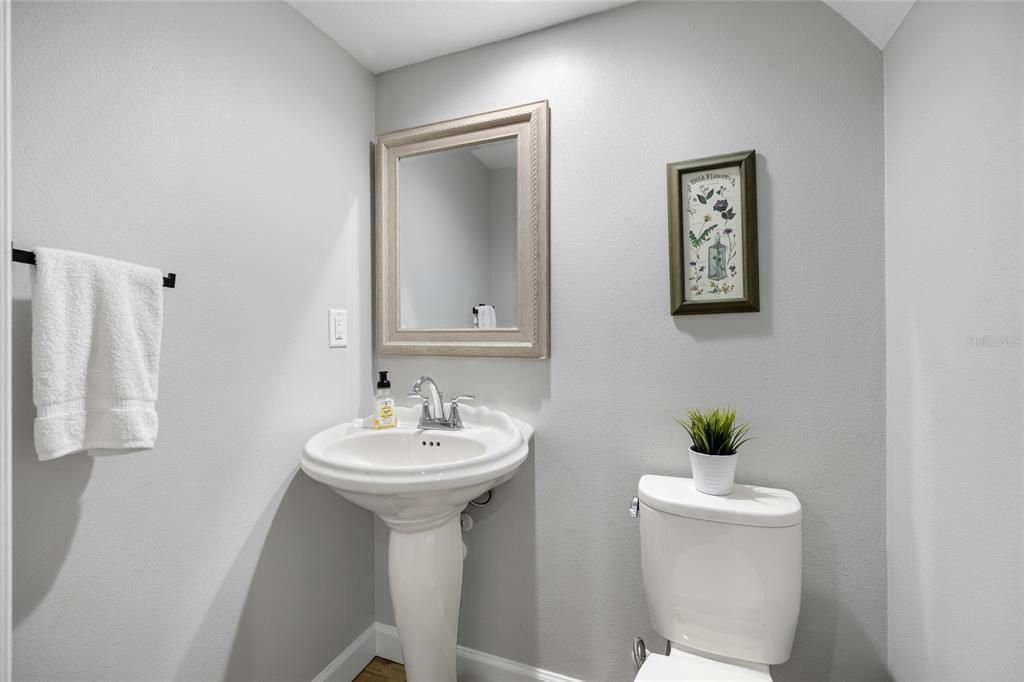 Active With Contract: $1,680,000 (3 beds, 2 baths, 1962 Square Feet)