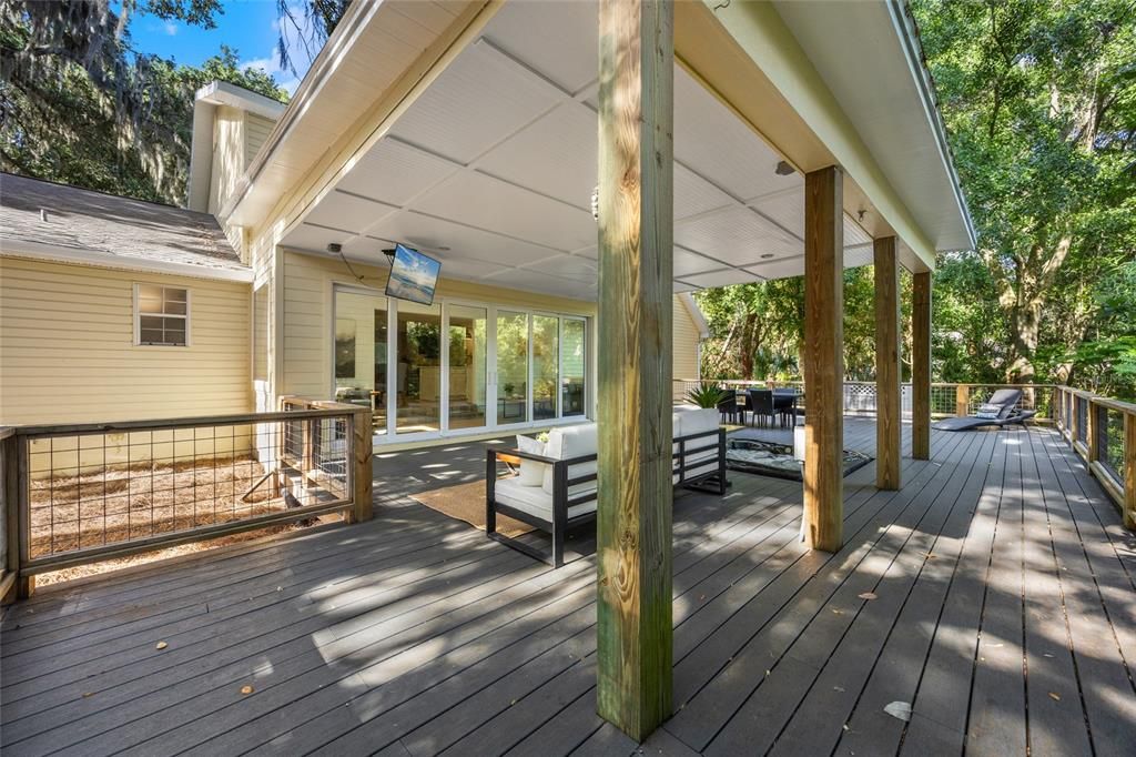 Active With Contract: $1,680,000 (3 beds, 2 baths, 1962 Square Feet)