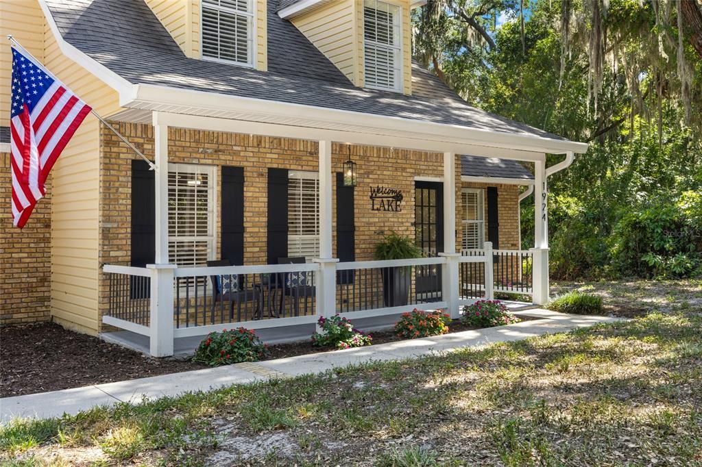 Active With Contract: $1,680,000 (3 beds, 2 baths, 1962 Square Feet)