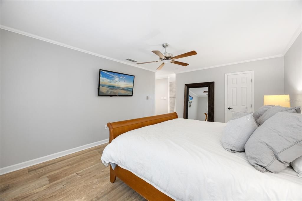 Active With Contract: $1,680,000 (3 beds, 2 baths, 1962 Square Feet)