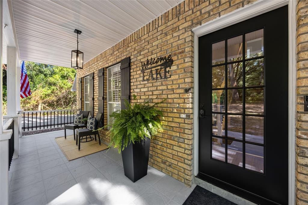 Active With Contract: $1,680,000 (3 beds, 2 baths, 1962 Square Feet)