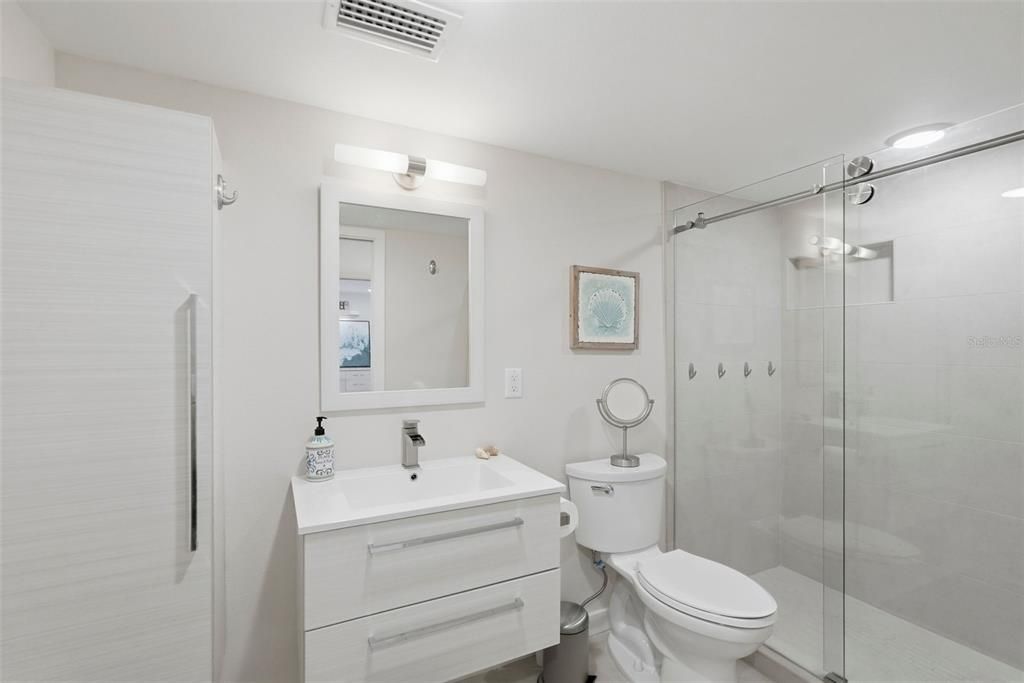 Active With Contract: $869,000 (2 beds, 2 baths, 1387 Square Feet)