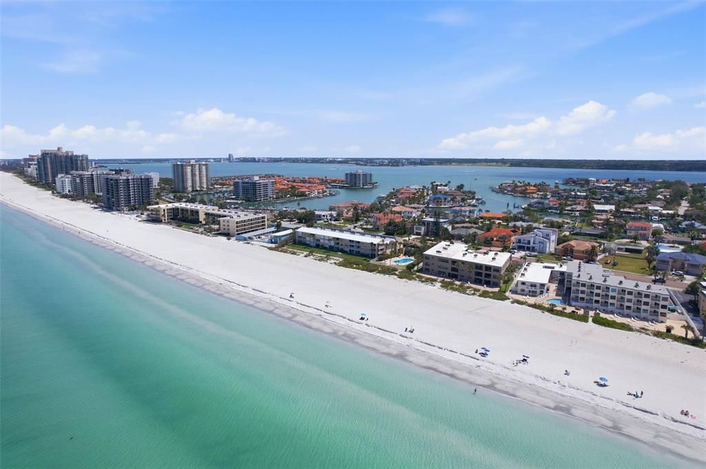 Active With Contract: $869,000 (2 beds, 2 baths, 1387 Square Feet)