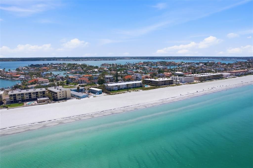 Active With Contract: $869,000 (2 beds, 2 baths, 1387 Square Feet)