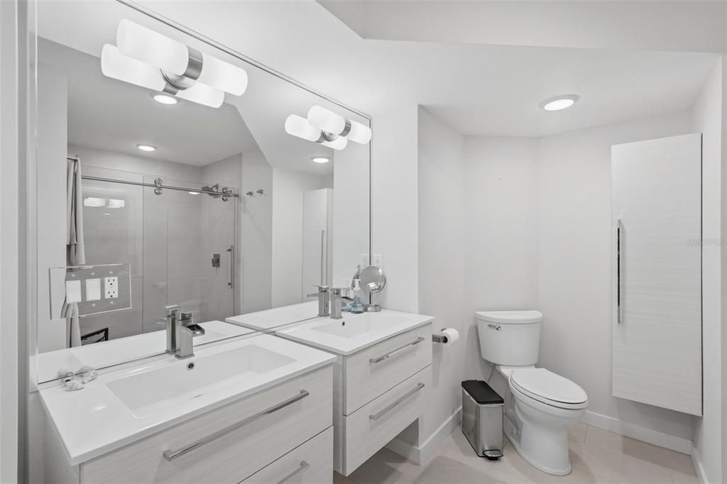 Active With Contract: $869,000 (2 beds, 2 baths, 1387 Square Feet)