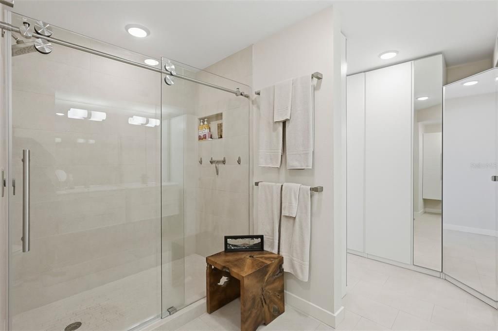 Active With Contract: $869,000 (2 beds, 2 baths, 1387 Square Feet)