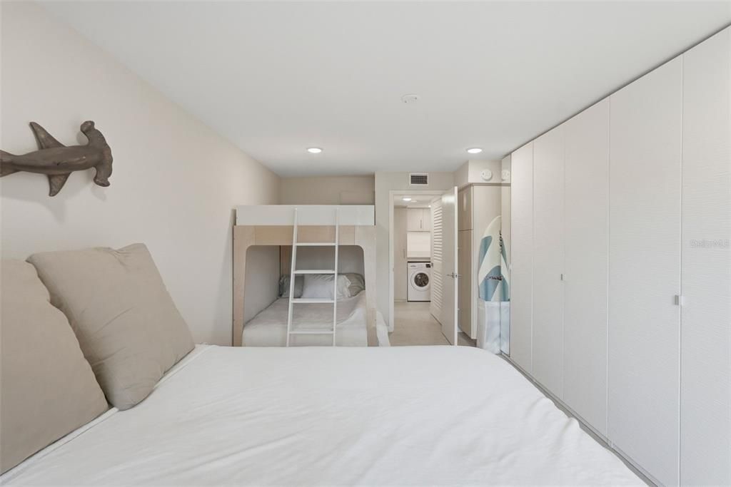 Active With Contract: $869,000 (2 beds, 2 baths, 1387 Square Feet)
