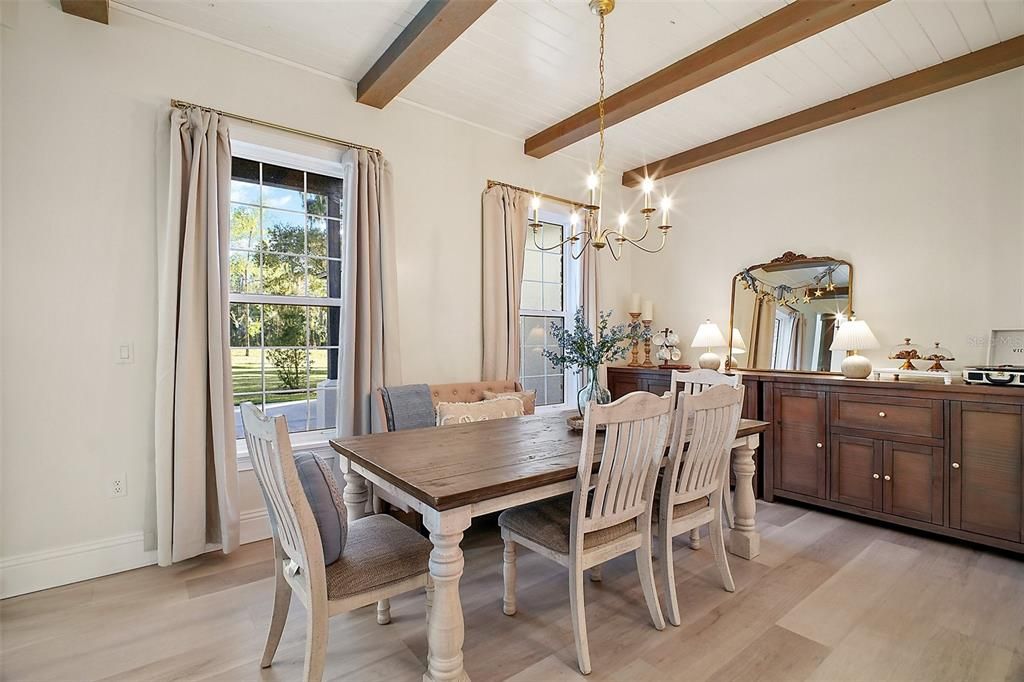 En Venta: $1,300,000 (5 camas, 3 baños, 3580 Pies cuadrados)