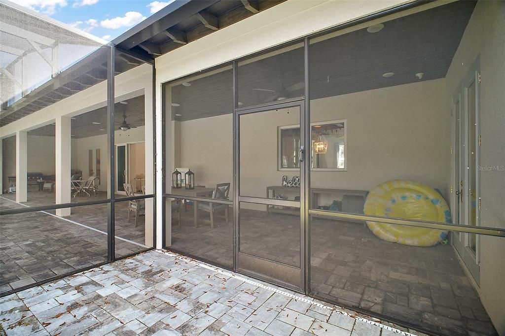 En Venta: $1,300,000 (5 camas, 3 baños, 3580 Pies cuadrados)