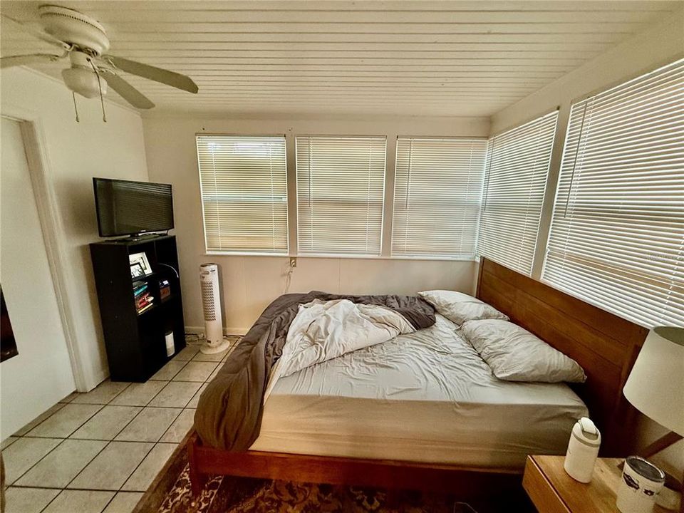 For Sale: $575,000 (5 beds, 3 baths, 2768 Square Feet)