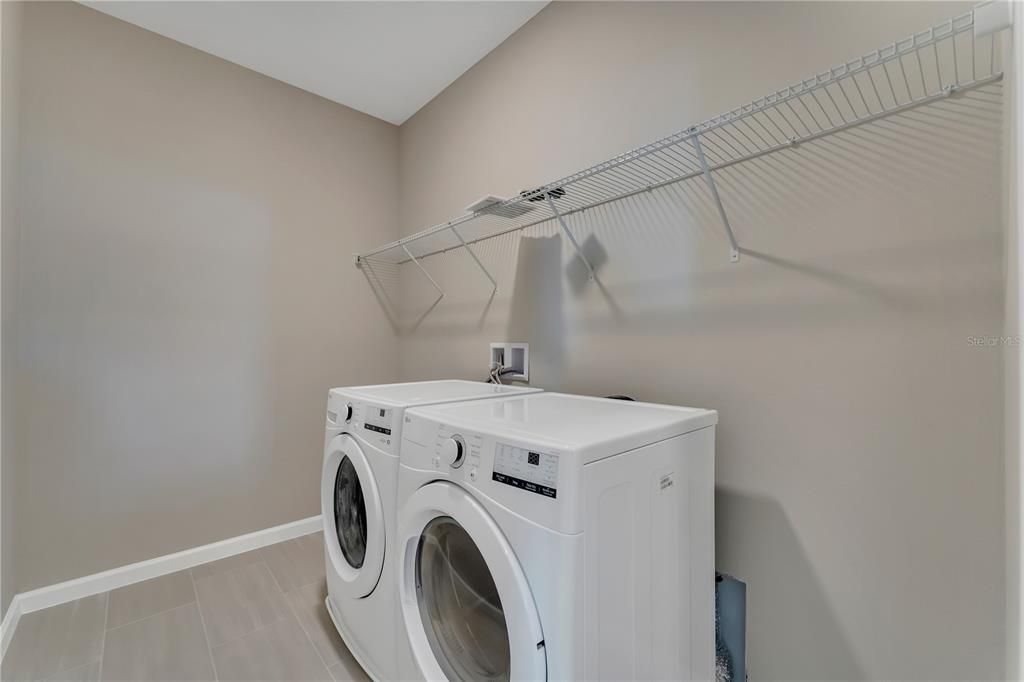 Activo con contrato: $3,500 (4 camas, 3 baños, 2843 Pies cuadrados)