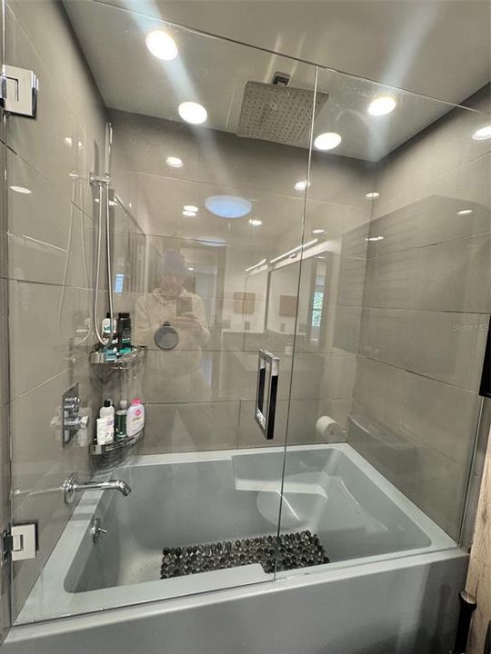 For Sale: $349,000 (2 beds, 1 baths, 1100 Square Feet)
