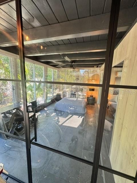 For Sale: $349,000 (2 beds, 1 baths, 1100 Square Feet)