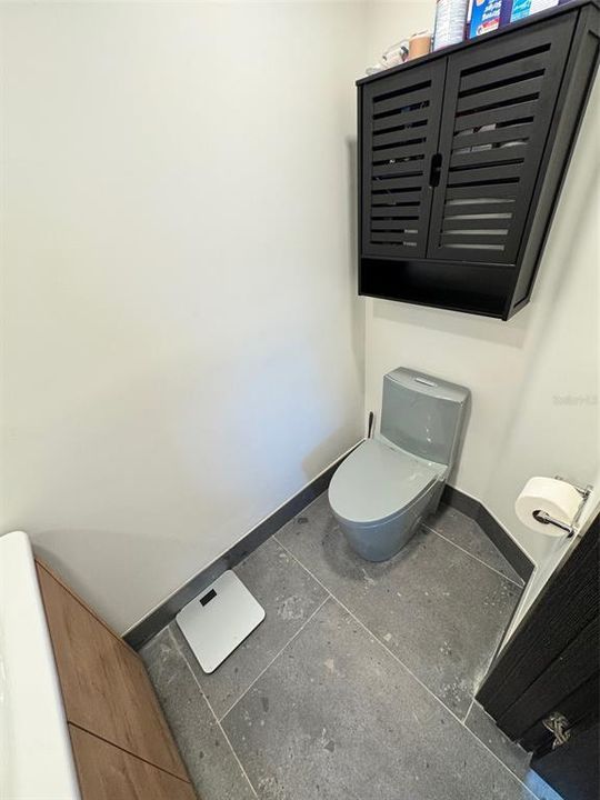 For Sale: $349,000 (2 beds, 1 baths, 1100 Square Feet)