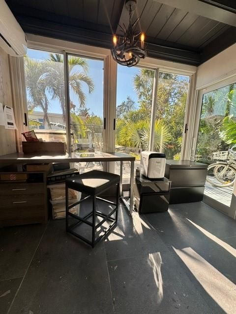 For Sale: $349,000 (2 beds, 1 baths, 1100 Square Feet)