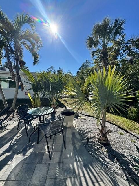 For Sale: $349,000 (2 beds, 1 baths, 1100 Square Feet)
