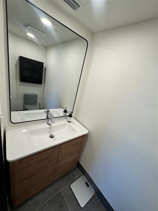 For Sale: $349,000 (2 beds, 1 baths, 1100 Square Feet)