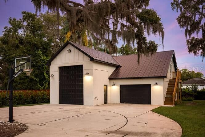 Active With Contract: $1,875,000 (5 beds, 4 baths, 2915 Square Feet)