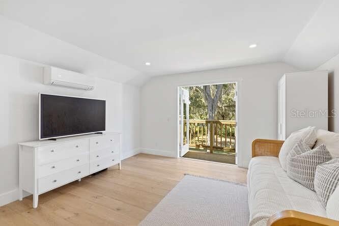 Active With Contract: $1,875,000 (5 beds, 4 baths, 2915 Square Feet)