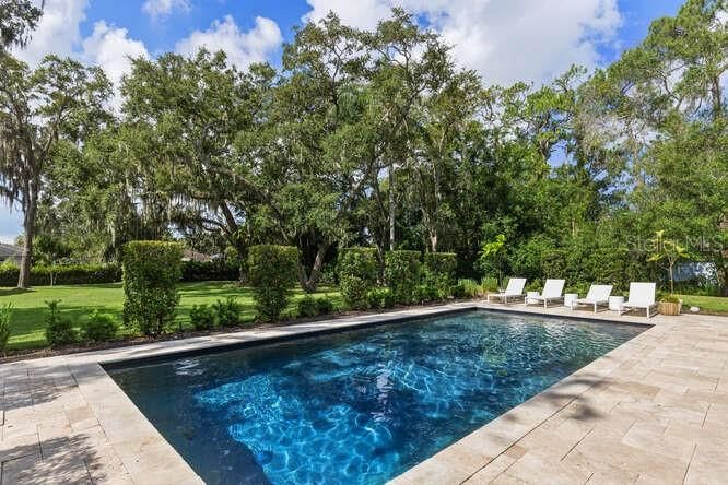 Active With Contract: $1,875,000 (5 beds, 4 baths, 2915 Square Feet)