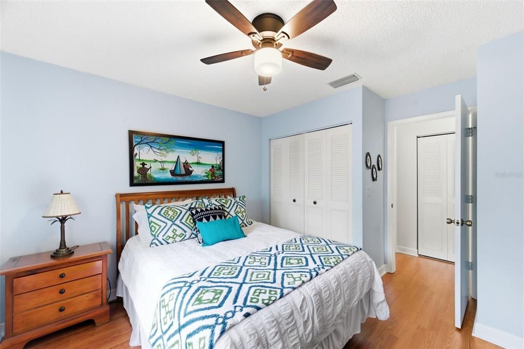 Active With Contract: $259,900 (2 beds, 2 baths, 1036 Square Feet)