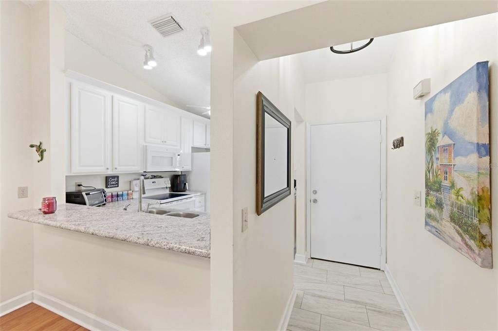Active With Contract: $259,900 (2 beds, 2 baths, 1036 Square Feet)
