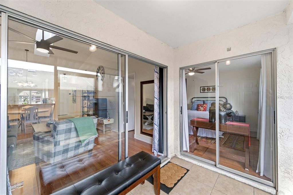 Active With Contract: $259,900 (2 beds, 2 baths, 1036 Square Feet)
