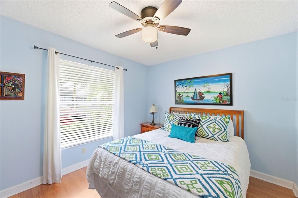 Active With Contract: $259,900 (2 beds, 2 baths, 1036 Square Feet)