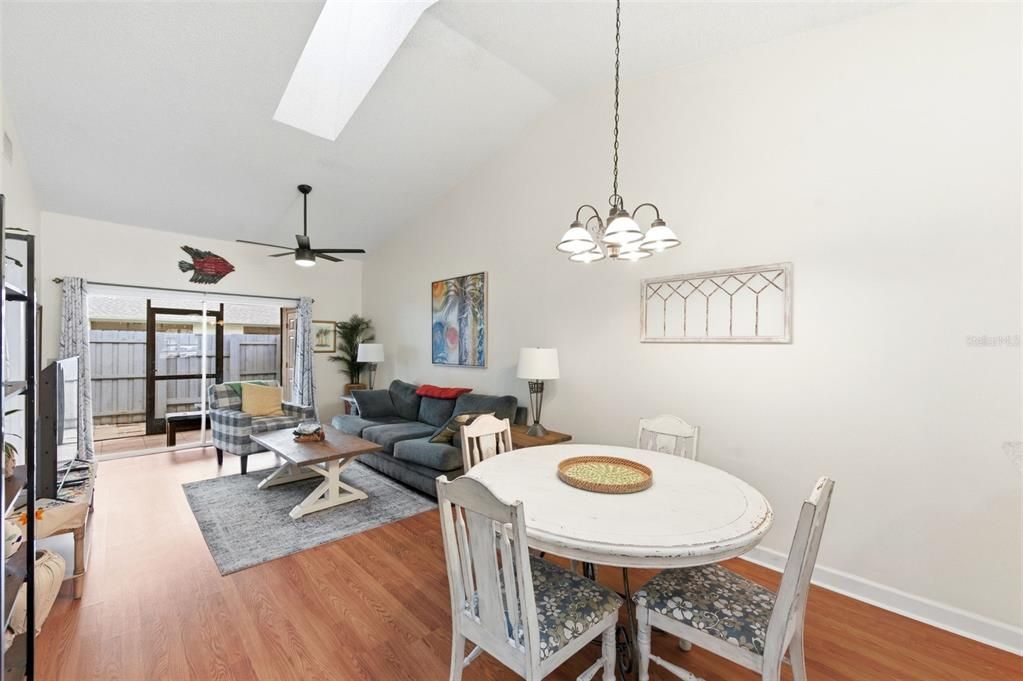 Active With Contract: $259,900 (2 beds, 2 baths, 1036 Square Feet)
