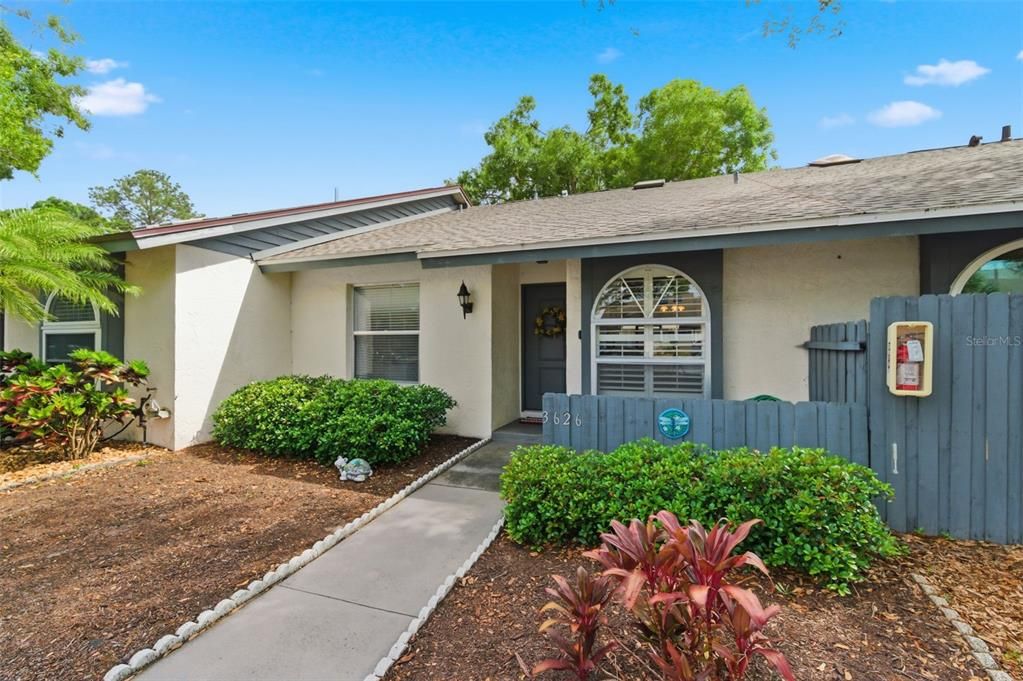 Active With Contract: $259,900 (2 beds, 2 baths, 1036 Square Feet)