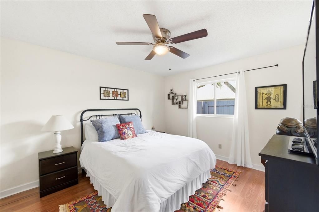 Active With Contract: $259,900 (2 beds, 2 baths, 1036 Square Feet)