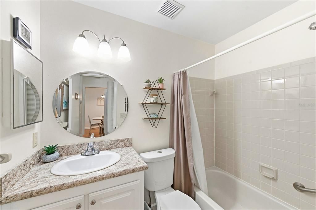 Active With Contract: $259,900 (2 beds, 2 baths, 1036 Square Feet)