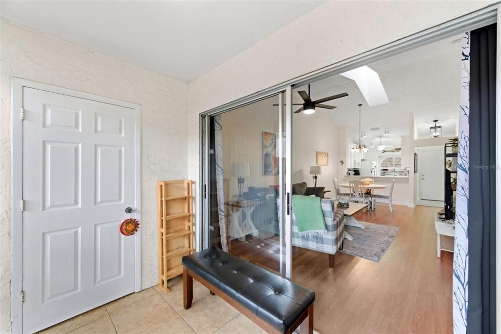 Active With Contract: $259,900 (2 beds, 2 baths, 1036 Square Feet)