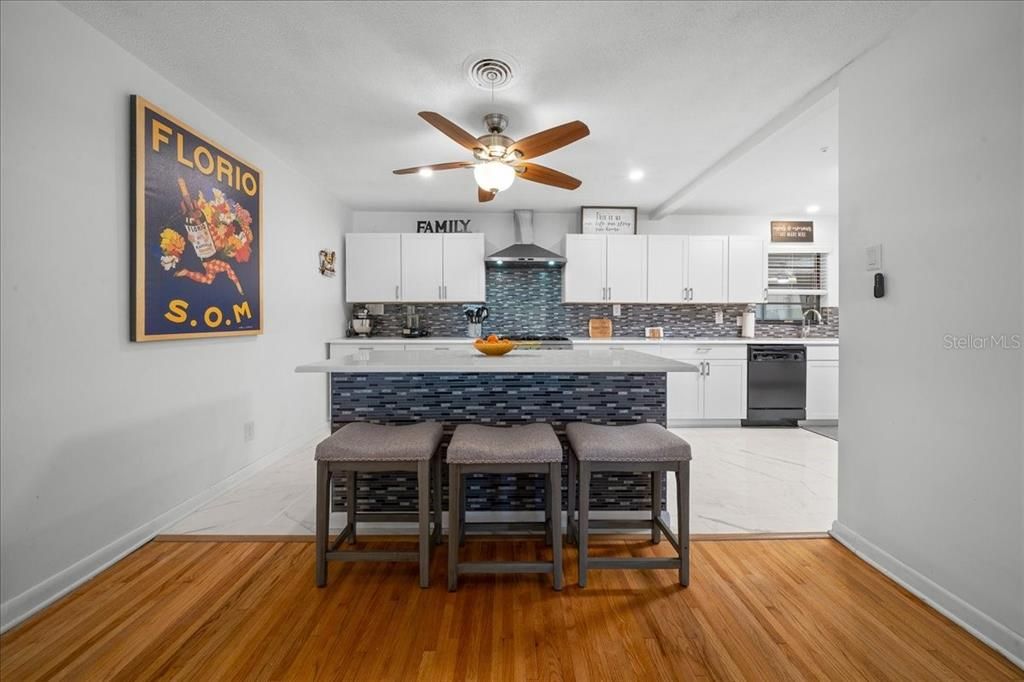 Activo con contrato: $309,500 (3 camas, 2 baños, 1512 Pies cuadrados)