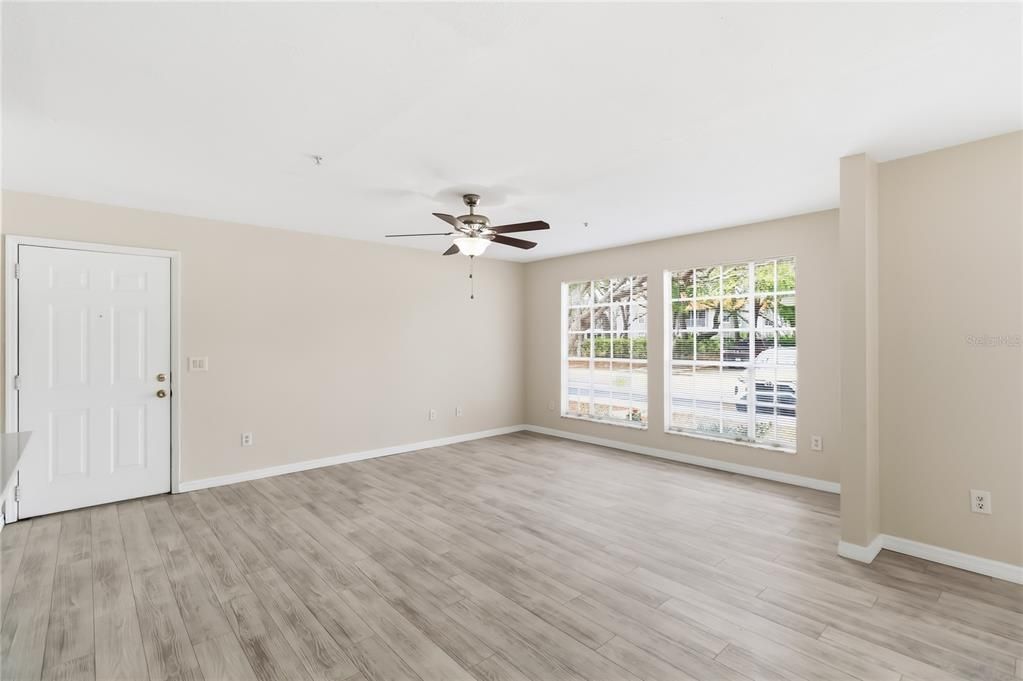 Activo con contrato: $230,000 (3 camas, 2 baños, 1151 Pies cuadrados)
