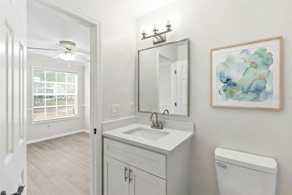 Activo con contrato: $230,000 (3 camas, 2 baños, 1151 Pies cuadrados)