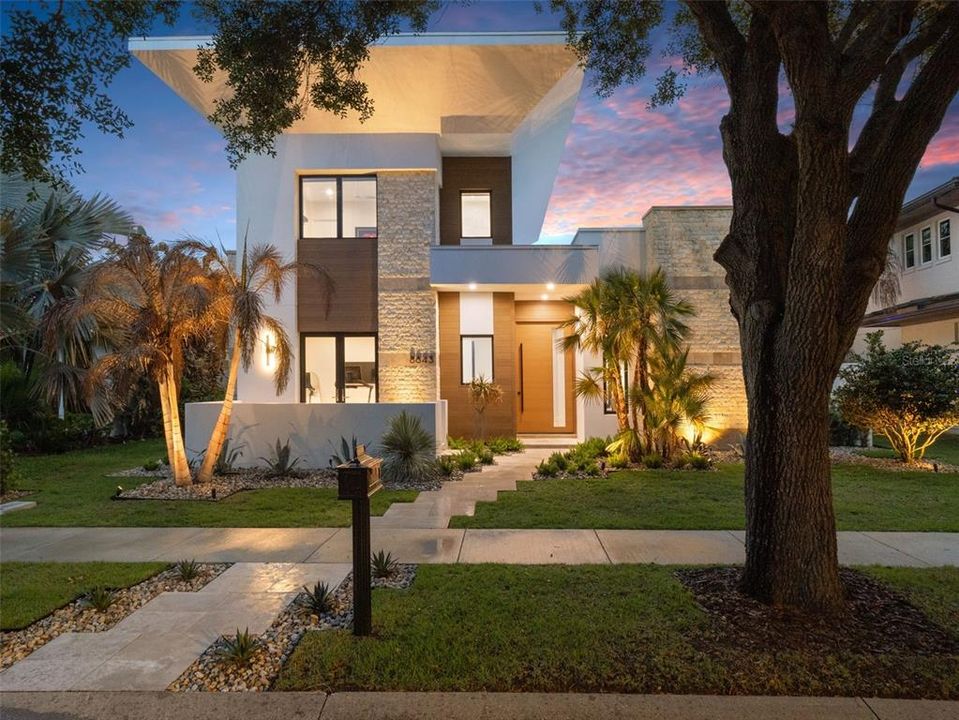 For Sale: $4,350,000 (5 beds, 5 baths, 5487 Square Feet)