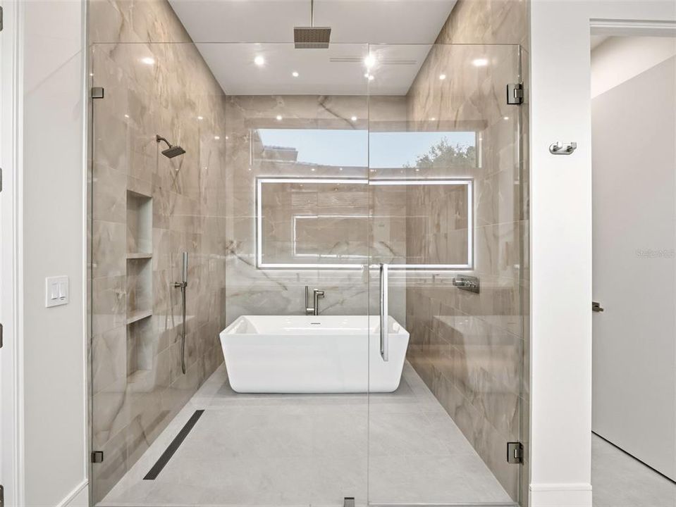 For Sale: $4,350,000 (5 beds, 5 baths, 5487 Square Feet)