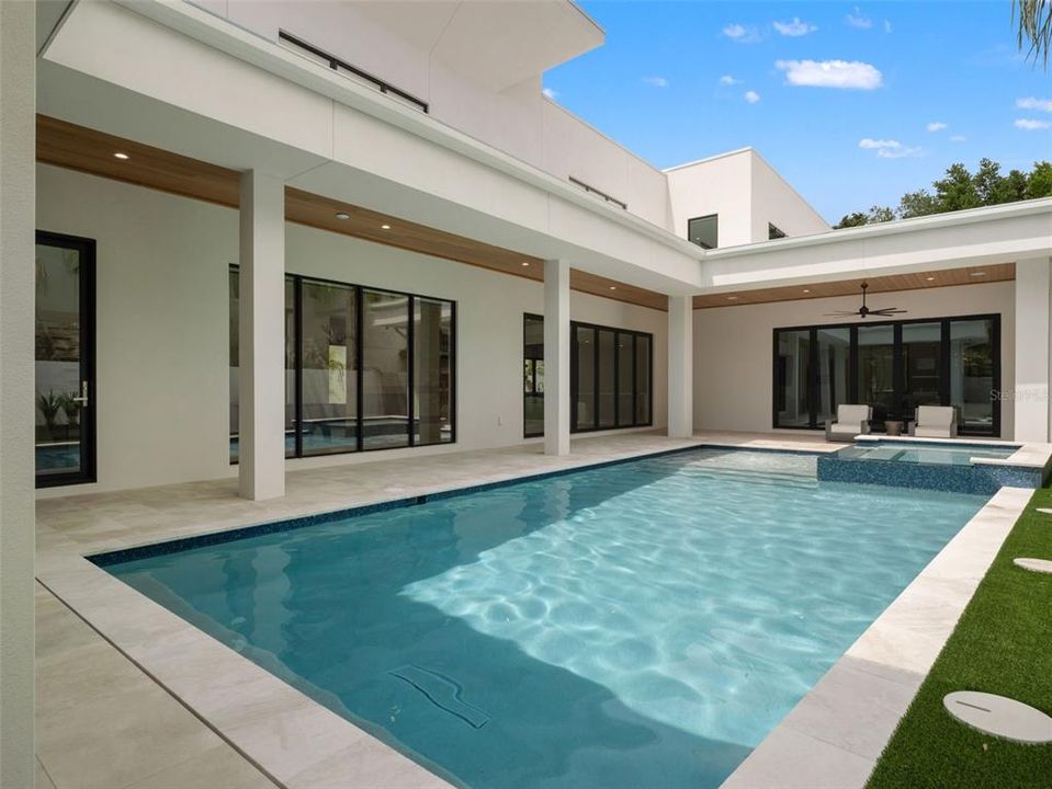 For Sale: $4,350,000 (5 beds, 5 baths, 5487 Square Feet)