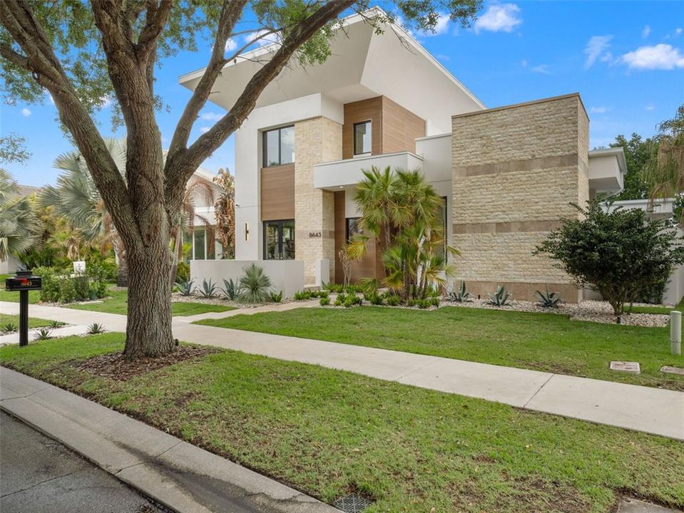 For Sale: $4,350,000 (5 beds, 5 baths, 5487 Square Feet)