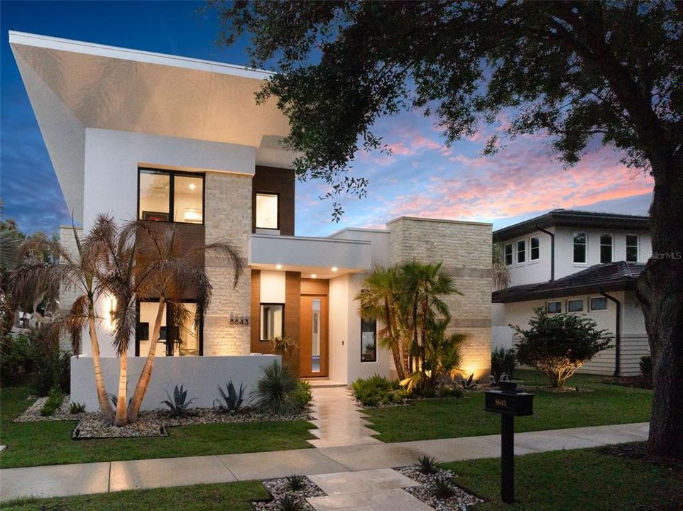 For Sale: $4,350,000 (5 beds, 5 baths, 5487 Square Feet)