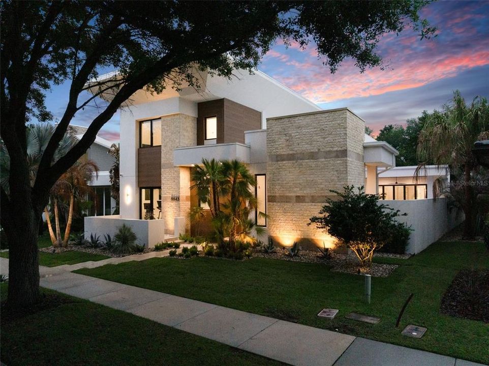 For Sale: $4,350,000 (5 beds, 5 baths, 5487 Square Feet)