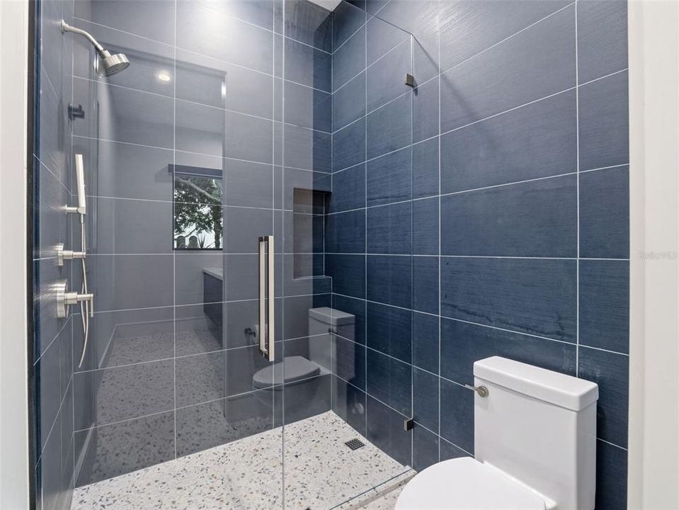 For Sale: $4,350,000 (5 beds, 5 baths, 5487 Square Feet)