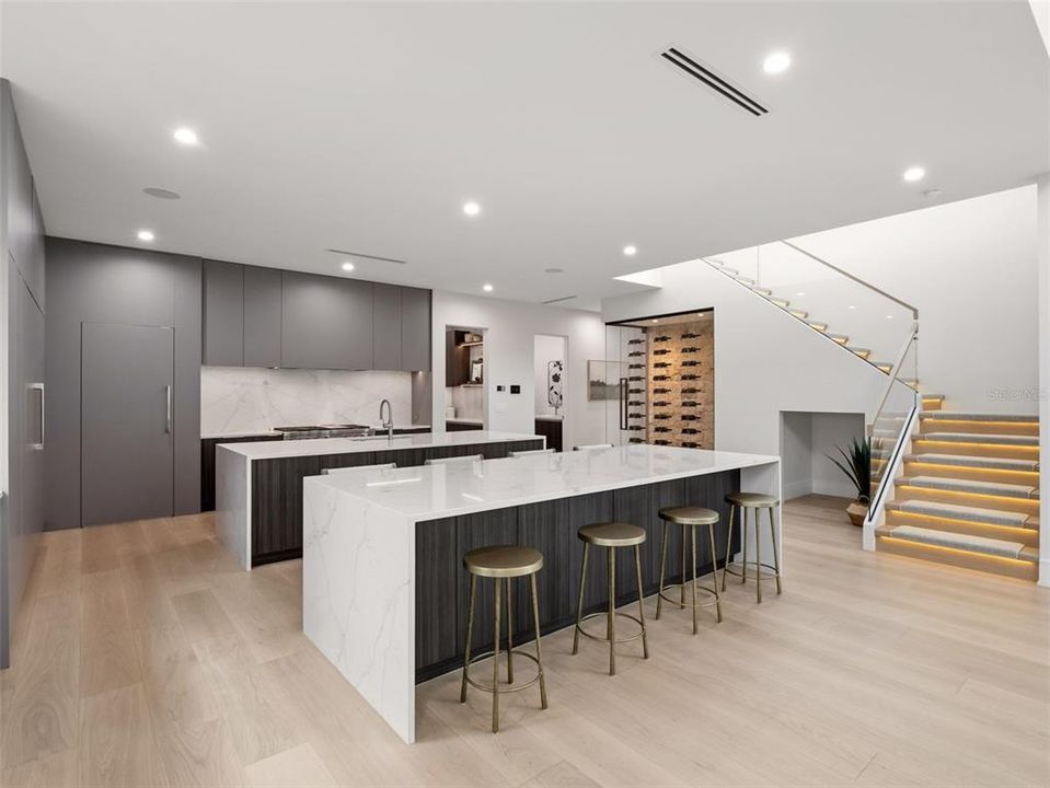 For Sale: $4,350,000 (5 beds, 5 baths, 5487 Square Feet)
