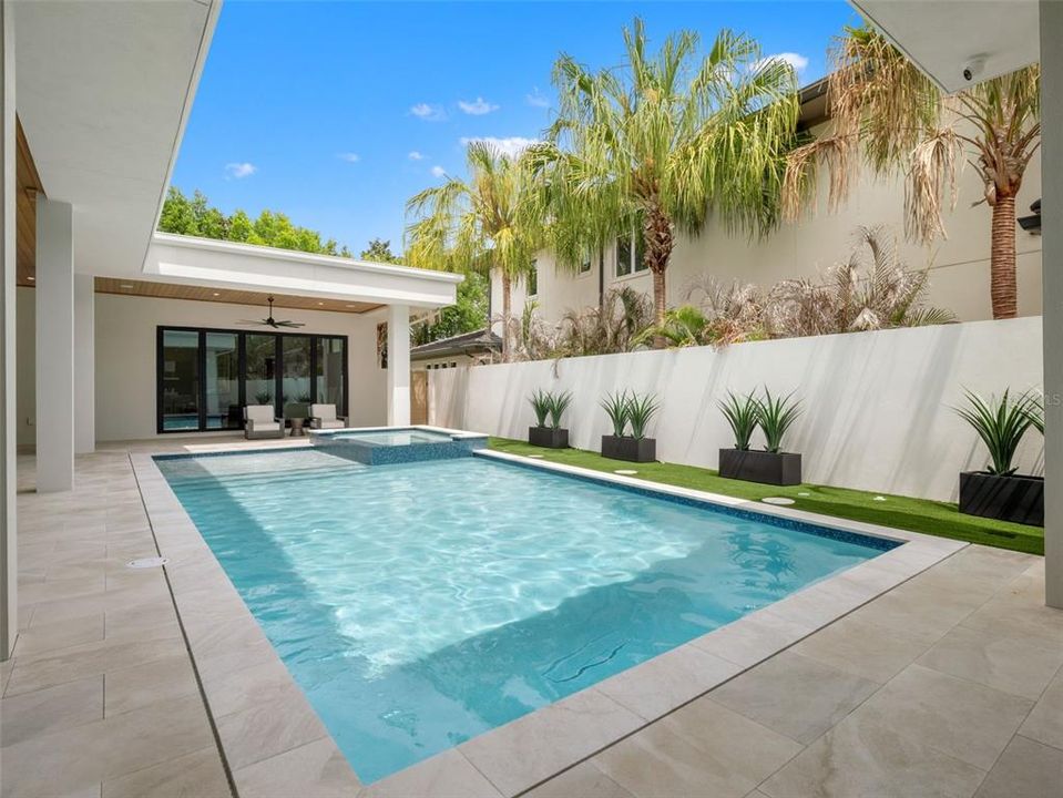 For Sale: $4,350,000 (5 beds, 5 baths, 5487 Square Feet)