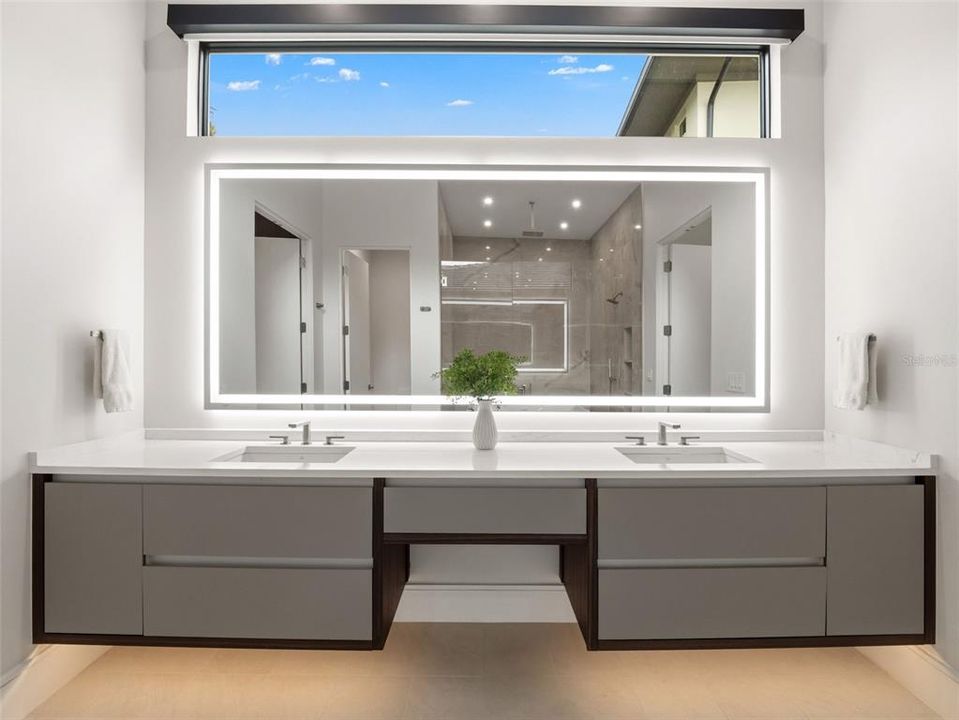 For Sale: $4,350,000 (5 beds, 5 baths, 5487 Square Feet)
